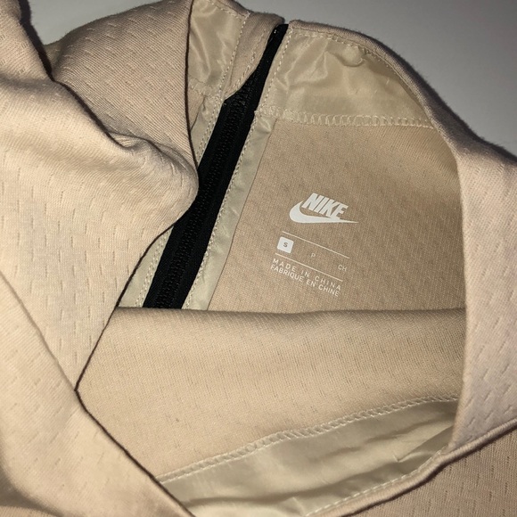 Nike Top - Picture 3 of 3